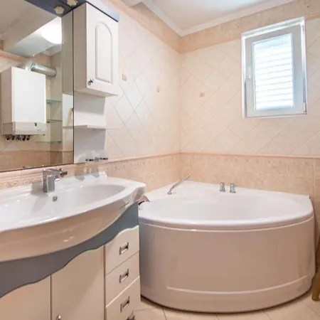 아파트 Adrian-1 By Interhome 카스타브